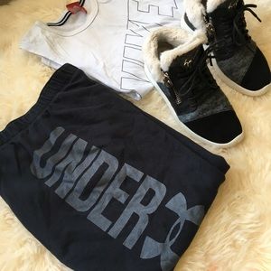 ❌sold Under armour crop sweat pants